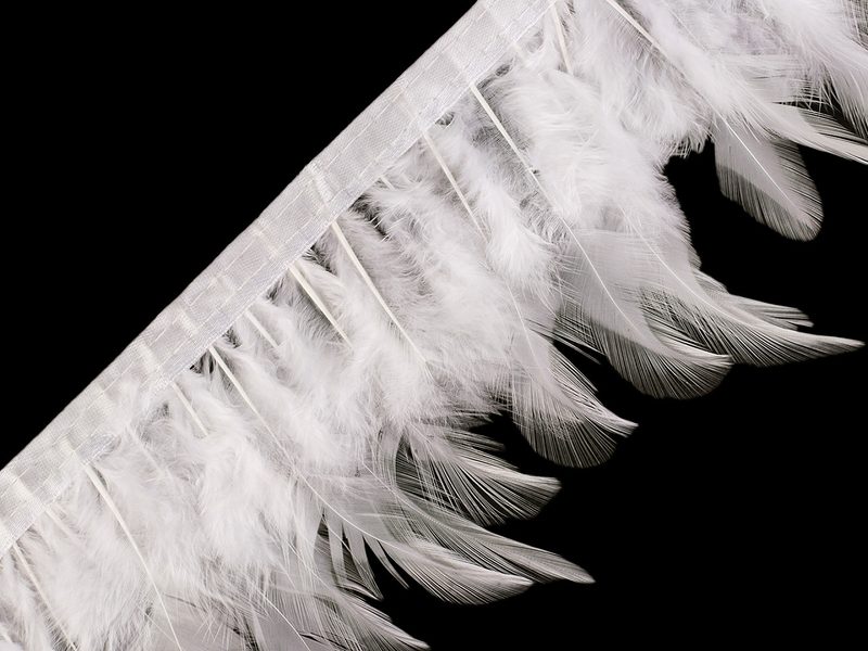 Prýmek - kohoutí peří šíře 10-12 cm METRÁŽ