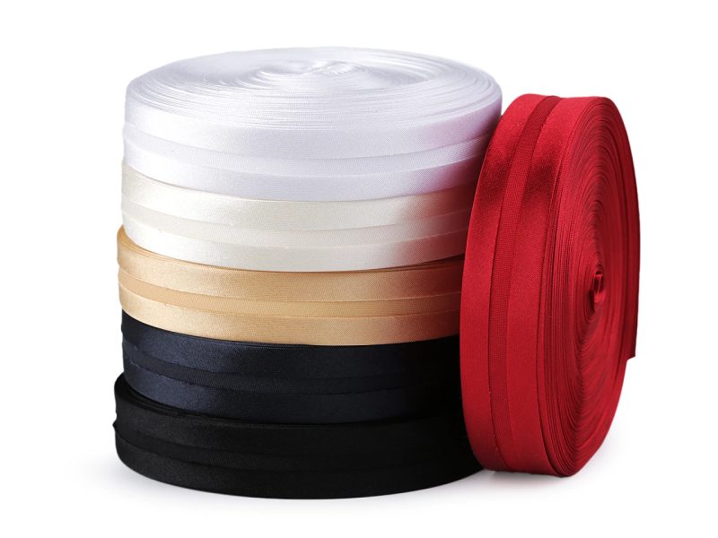 Šikmý proužek saténový šíře 20 mm zažehlený návin 25 metrů