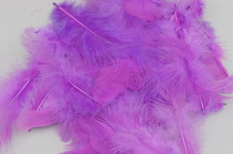 Peří fialovorůžové 10 g