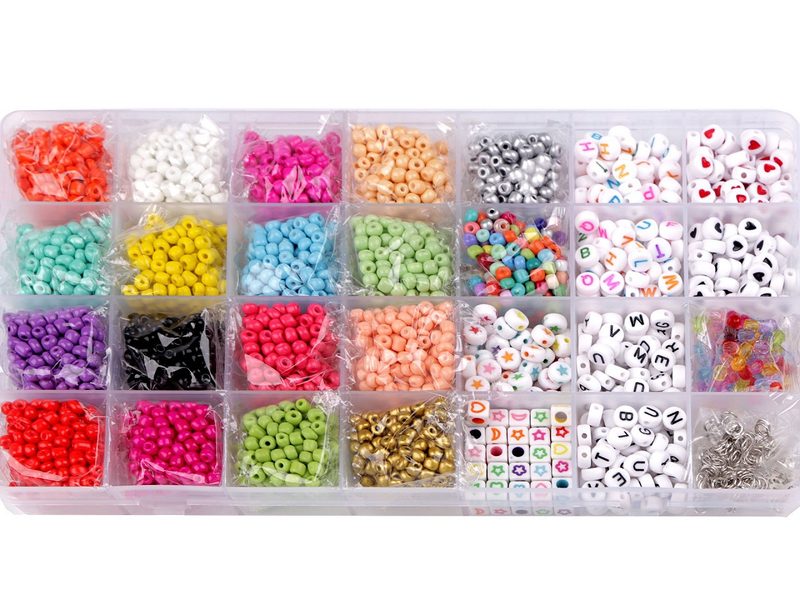 Set ke korálkování v boxu s nářadím