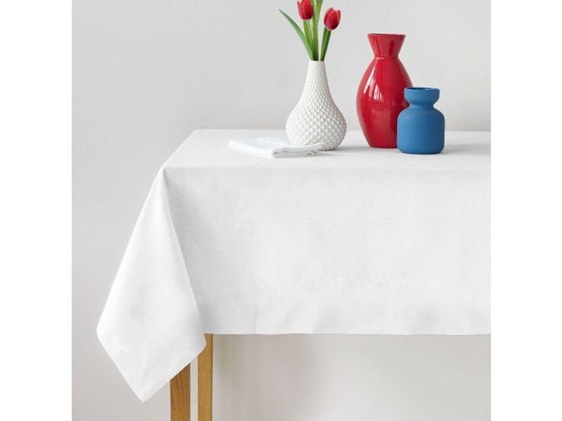 Levný ubrus BÍLÝ bavlněný 140x240 cm