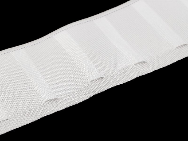 Řasící stuha na závěsy šíře 75 mm s poutky na kovové háčky METRÁŽ