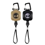 Retrakční držák s karabinou - černý