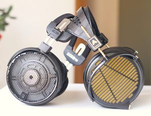 Srovnávací test: Audeze LCD-4z vs. ATH-ADX5000