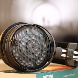 Audio-Technica ATH-ADX3000 je překvapivě civilní HighEnd bez extrémů