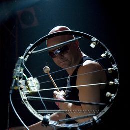 Vybíráme sluchátka s profesionály IV - bubeník Pavel Fajt