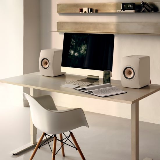 KEF LS50 Wireless II - krémová Sand Shell