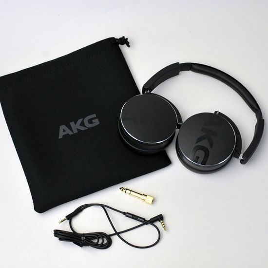 AKG Y 50 černá