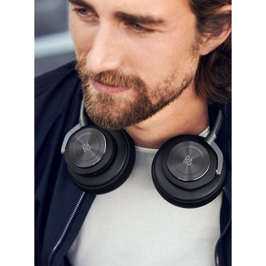 BeoPlay by BANG & OLUFSEN H9 black (používáno)