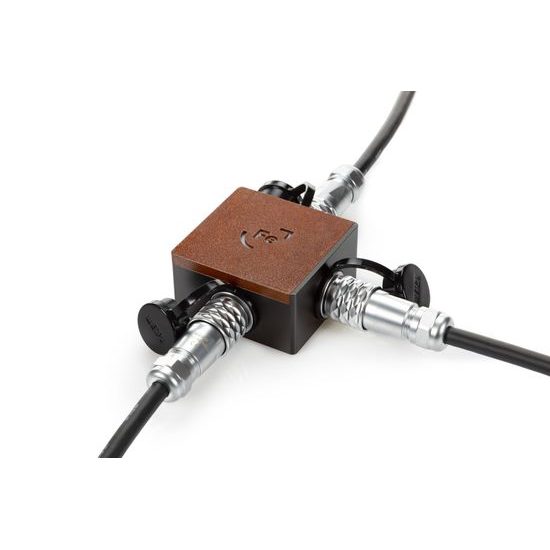 Ferrum Audio Power Splitter + 3 kabely (používáno)
