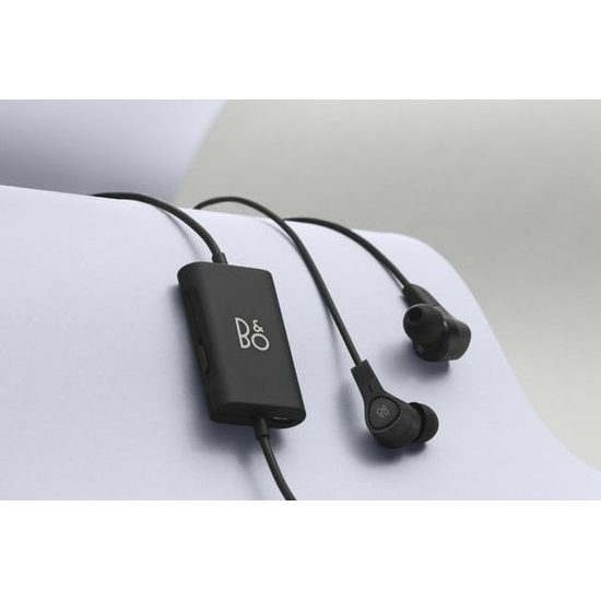 BeoPlay E4 Black (rozbaleno)