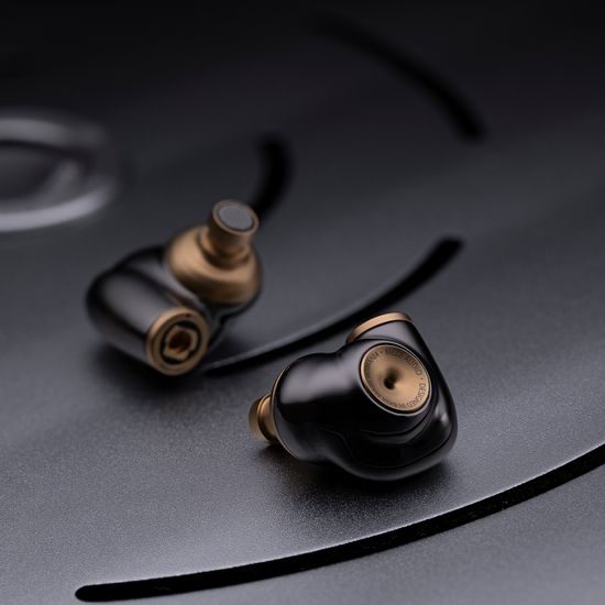 Meze Advar (používáno)