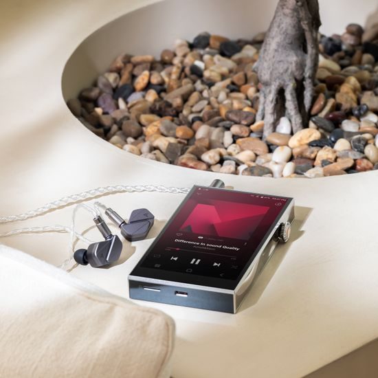 Astell&Kern A&futura SE300 - stříbrná (PŮJČOVNA)