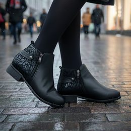 Dámské zimní kotníkové boty kožené De Plus černé 9899-K-LARA černé zateplené na široké chodidlo