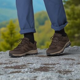 Nadměrné pánské nízké trekové boty šedo-černé Columbia Woodburn II Waterproof