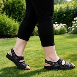 Nadměrné dámské sandály černé Urban Ladies