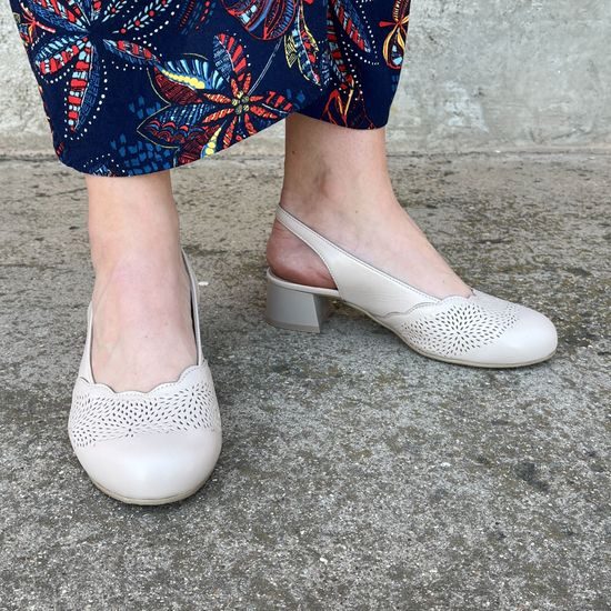 Sandály dámské na podpatku De Plus 161-K-3513 béžové kožené na široké chodidlo