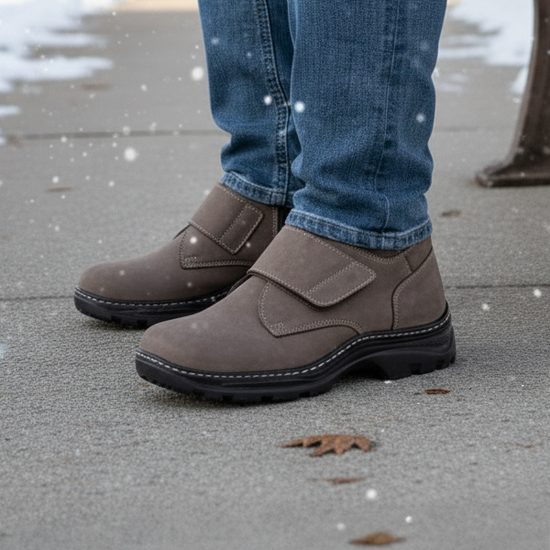 Pánské zimní kotníkové boty kožené De Plus KK606M světle hnědé na suchý zip zateplené na široké chodidlo