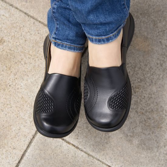 Polobotky dámské černé Axel kožené 1399 na široké chodidlo