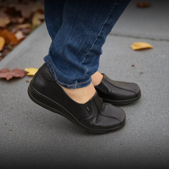 Polobotky dámské černé Axel kožené 1525 na široké chodidlo