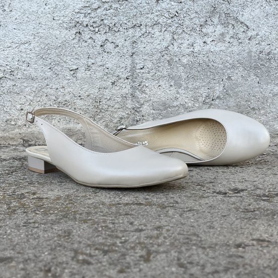 Nadměrné sandály dámské na podpatku De Plus 9524/2010 krémové kožené