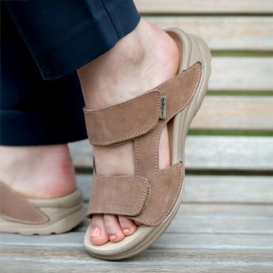 Dámské zdravotní pantofle Medistyle kožené béžové Mirka na široké chodidlo