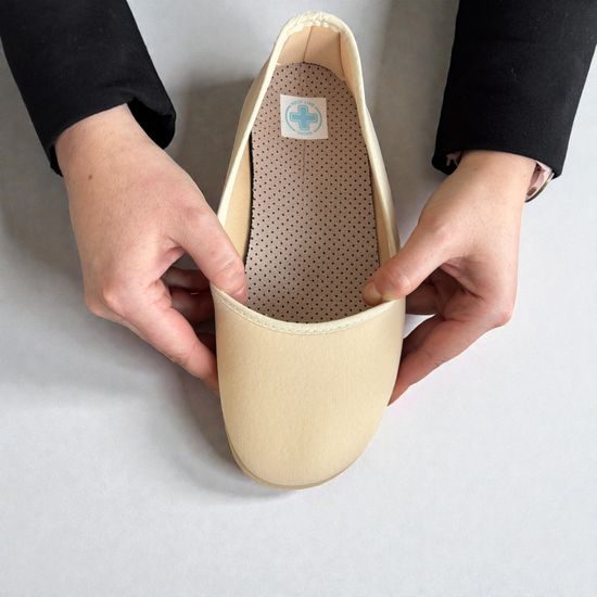 Baleríny béžové Mediline Silvia elastické na široké chodidlo