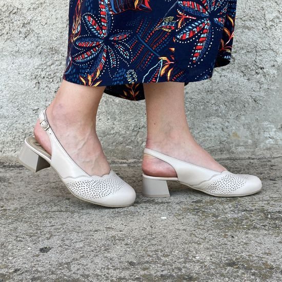 Sandály dámské na podpatku De Plus 161-K-3513 béžové kožené na široké chodidlo