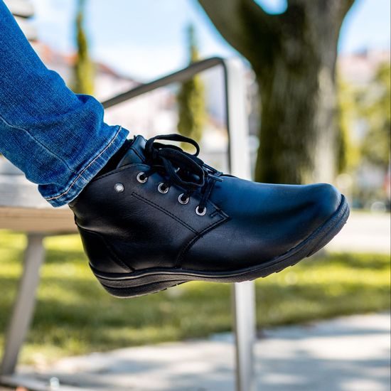 Dámské zimní kotníkové boty kožené Mediline Teresa 130 černé s kožíškem na hallux