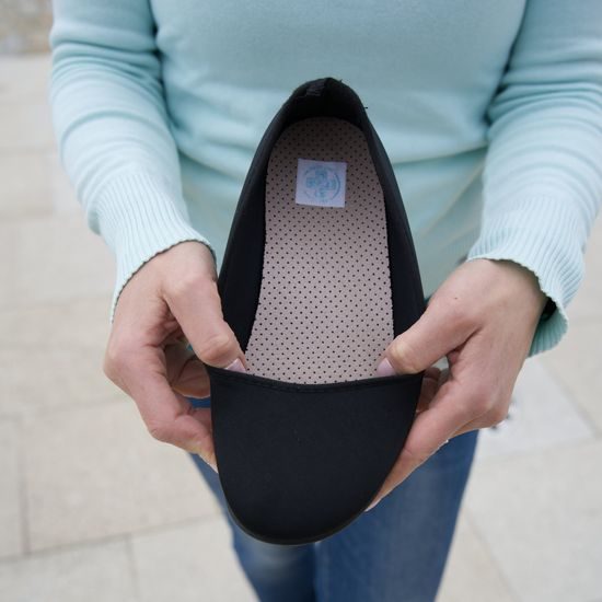 Baleríny černé Mediline elastické 627228 na hallux