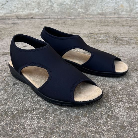 Dámské zdravotní sandály Mediline elastické černé Golden Fit 170 na hallux