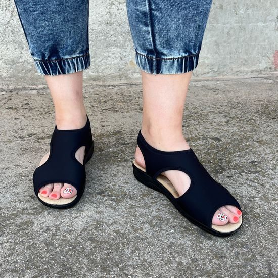 Dámské zdravotní sandály Mediline elastické černé Golden Fit 170 na hallux