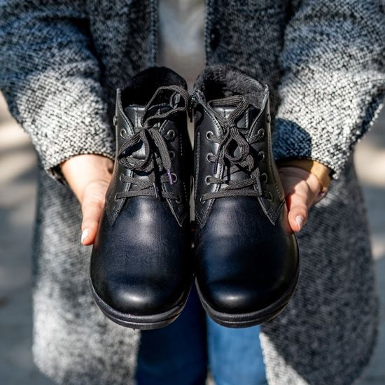 Dámské zimní kotníkové boty kožené Mediline Teresa 130 černé s kožíškem na hallux