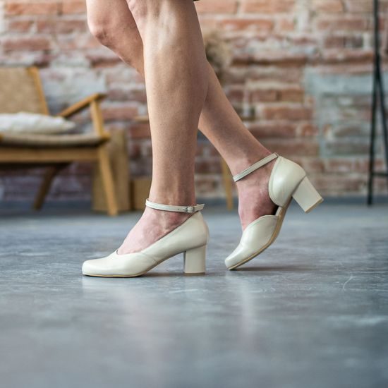 Béžové bosolodičky Helena - široká špička (Široké)