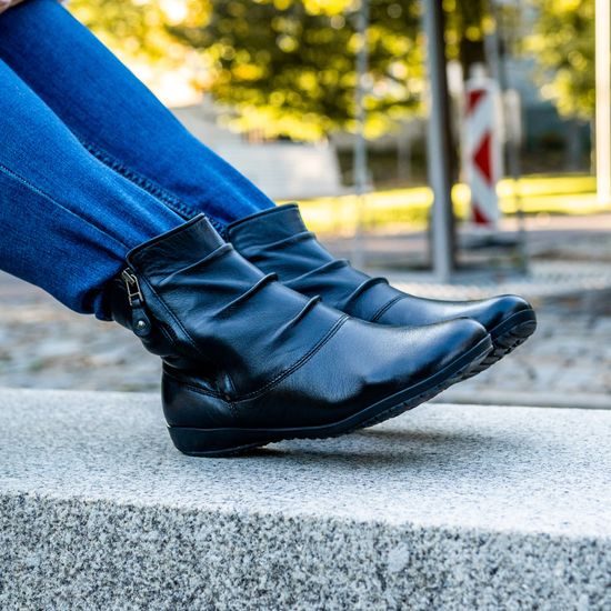 Dámské zimní kotníkové boty kožené Josef Seibel Naly 24 černé zateplené široká špička