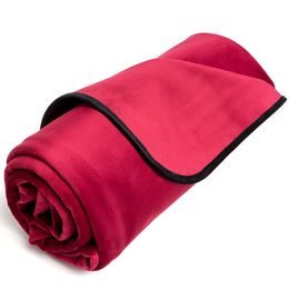 Liberator Fascinator Throw Velvish Merlot - Luxusný prehoz cez posteľ Červená