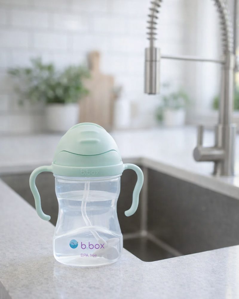 b.box Hrneček s brčkem - GELATO pistáciový 240 ml