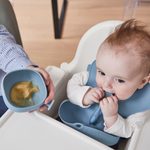 Silikónová miska s viečkom a prísavkou 300 ml - modrá