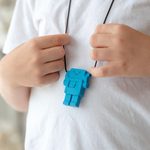 Upokojujúci prívesok Robot, svetlomodrý