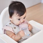 Hrneček s pítkem 4m+ - světle růžový 240 ml
