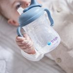 Hrnček s náustkom 4m+ - světlo modrý 240 ml