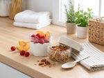 Skleněná dóza na jogurt a salát se lžičkou 660 ml - béžová