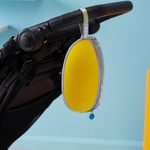 Cestovní bryndáček se lžičkou - žlutý