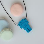 Upokojujúci prívesok Robot, svetlomodrý