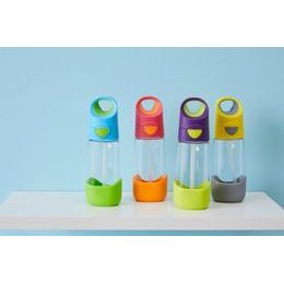 Náhradní brčka a čistící kartáček