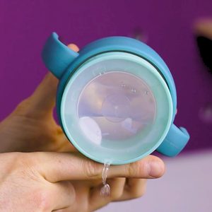 Přechod na samostatné pití s b.box 360° hrnečkem