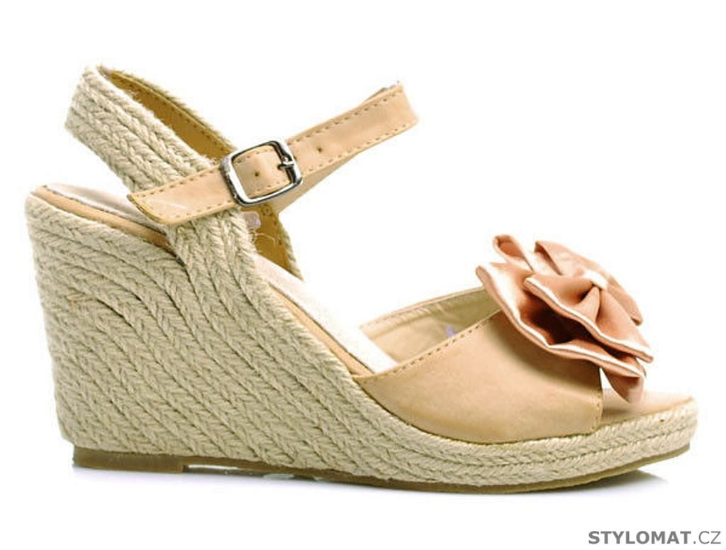 Pastelové sandály - BETLER - Sandále