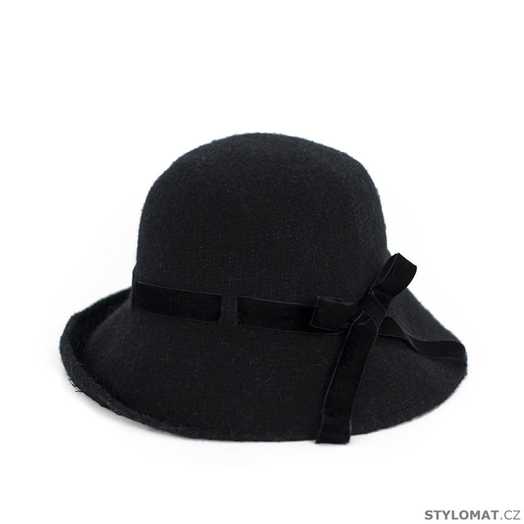 Vlněný klobouk na zimu černý - Art of Polo - Dámské vlněné klobouky