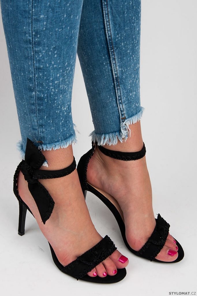 Sandály s mašlí na jehlovém podpatku černé - VICES - Sandále