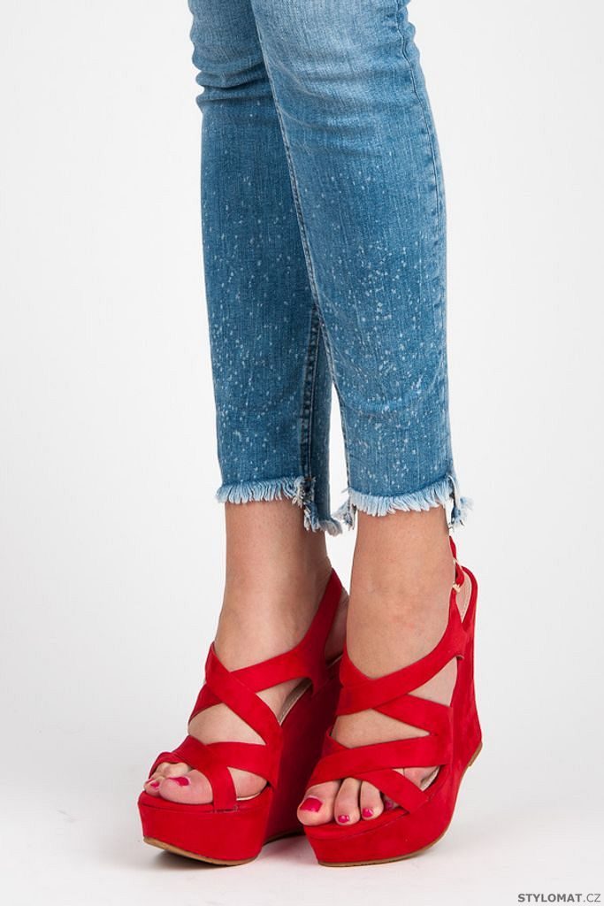 Semišové boty na klínu a platformě červené - Bella Star - Sandále
